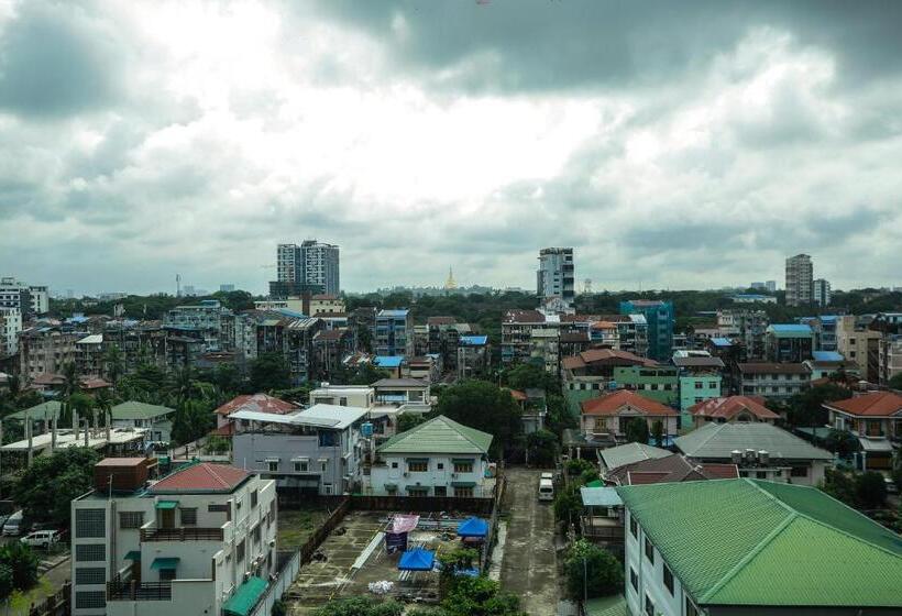 اتاق لوکس, Keio Yangon