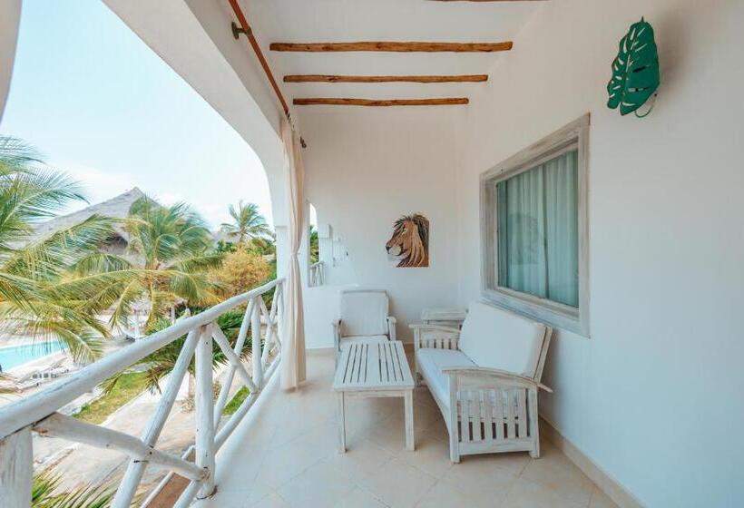 اتاق استاندارد سه نفره, Twiga Beach Resort