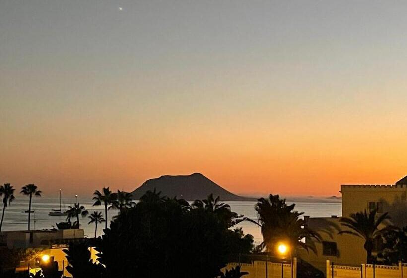 Номер Стандарт, Alojamientos Playa Centro Corralejo 4