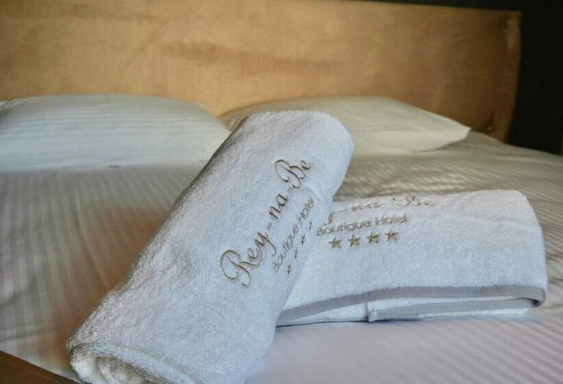 Номер Deluxe с Балконом, Reynabe Boutique