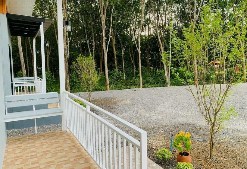스탠다드 발코니 룸, Suanvadee Resort สวนวดี รีสอร์ท