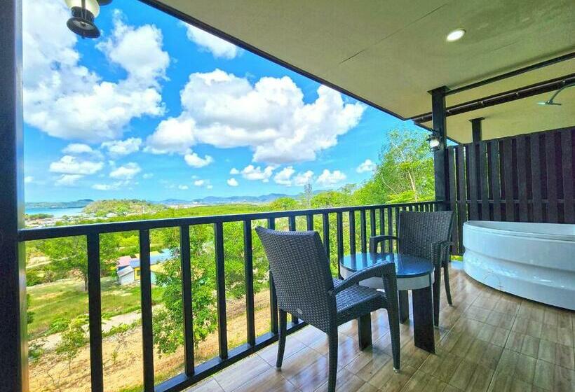 스탠다드 트리플 룸, So View Phuket Resort