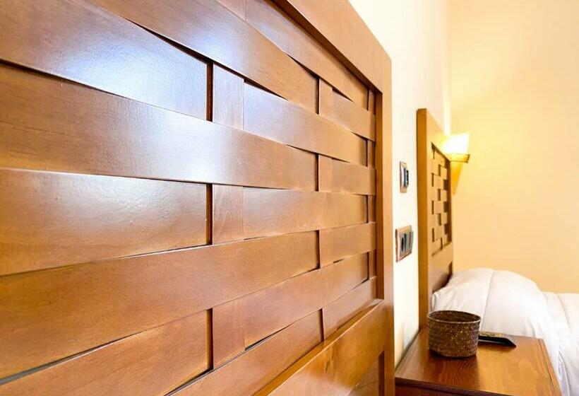 Номер Стандарт, Hostal Ainoa