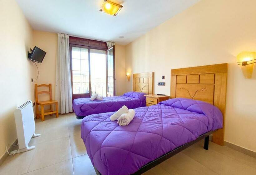 Номер Стандарт с Балконом, Hostal Ainoa