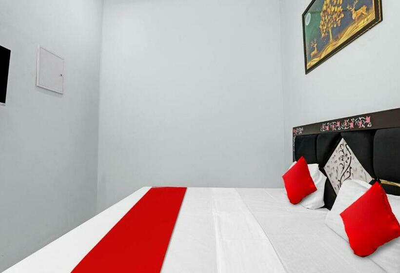 Трехместный Номер Классика, Pop 81269  Paras Inn