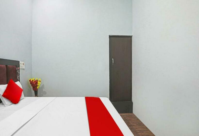 Трехместный Номер Классика, Pop 81269  Paras Inn