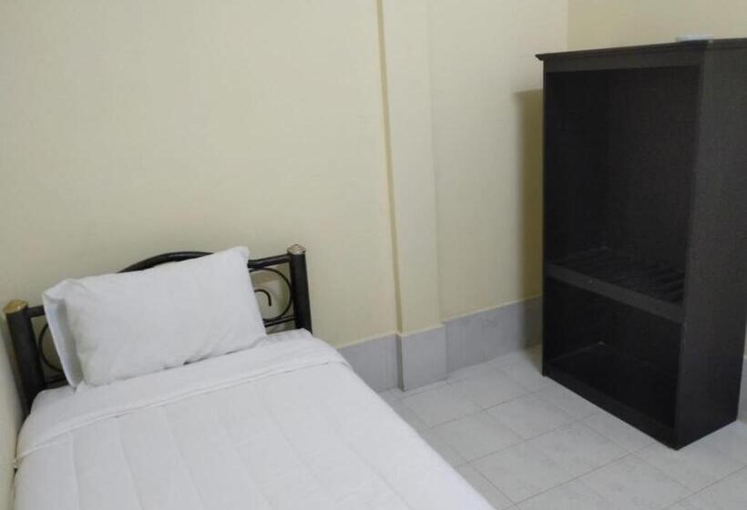 스탠다드 싱글 룸 공동욕실, Rainbow Hotel Vientiane