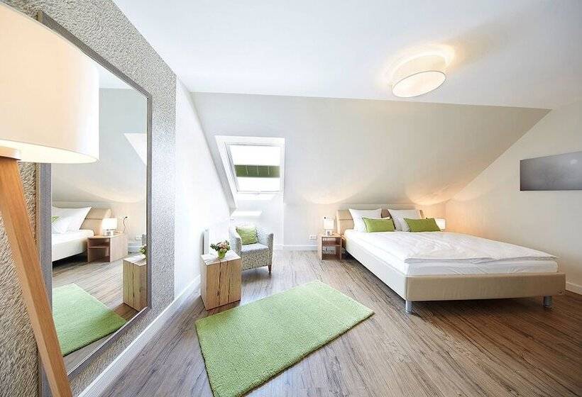 Номер Стандарт, Rodelhaus