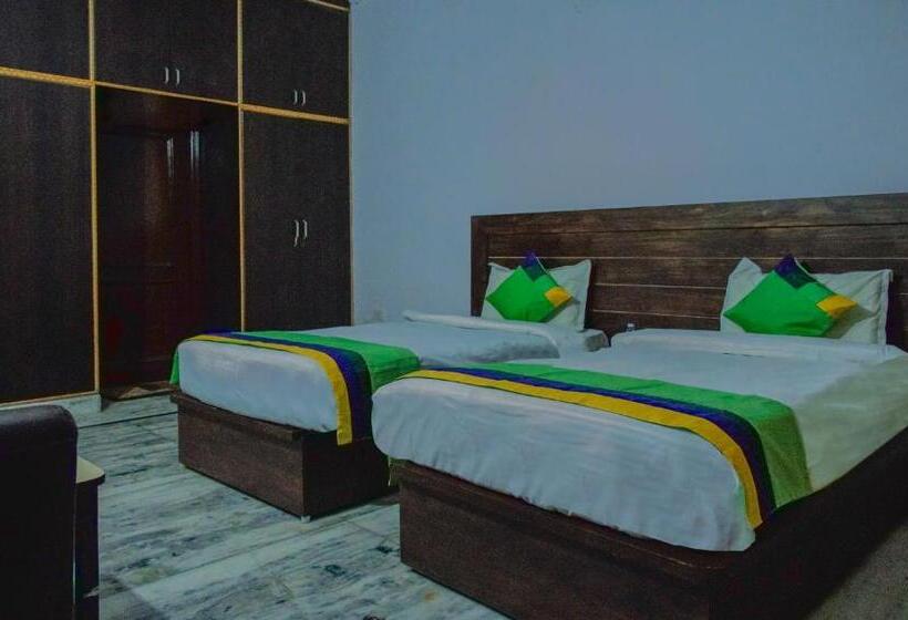 Номер Economy, Treebo The King Mohali