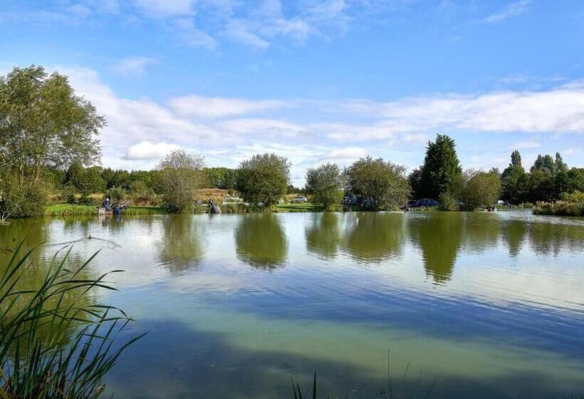 Дом 2 Спальни, Bosworth Lakeside Lodges