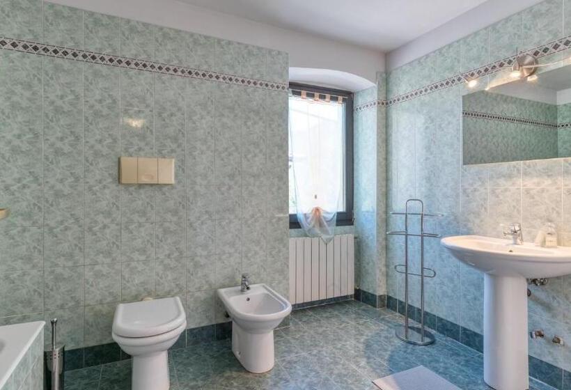 Апартаменты 2 Спальни, B&b Lawanda