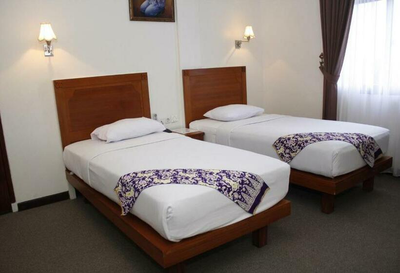 Номер Deluxe, Pia Hotel Pangkalpinang