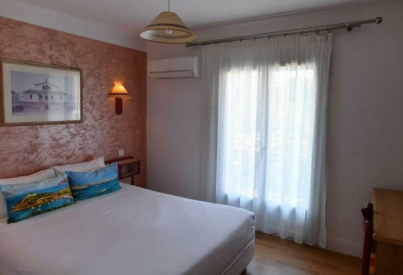Номер Стандарт, Hôtel Le Claridge