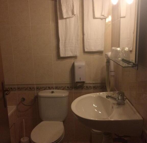 Номер Стандарт Трехместный, Hôtel Le Claridge