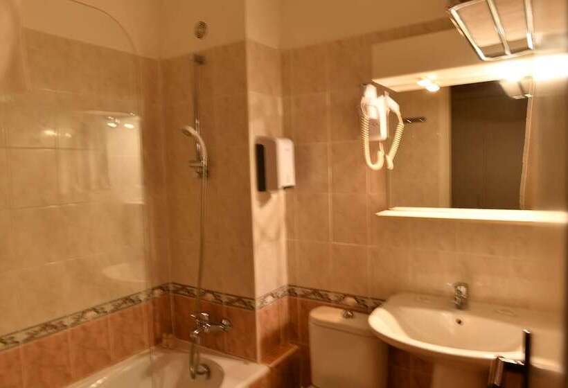 חדר סטנדרט, Hôtel Le Claridge