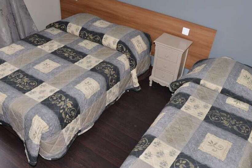 Студия Стандарт, Hôtel Résidence Champerret