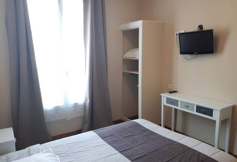 Студия Стандарт, Hôtel Résidence Champerret