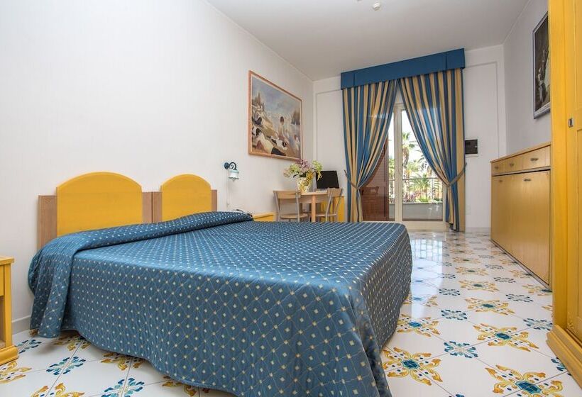 استودیوی استاندارد, Club Residence La Castellana Mare