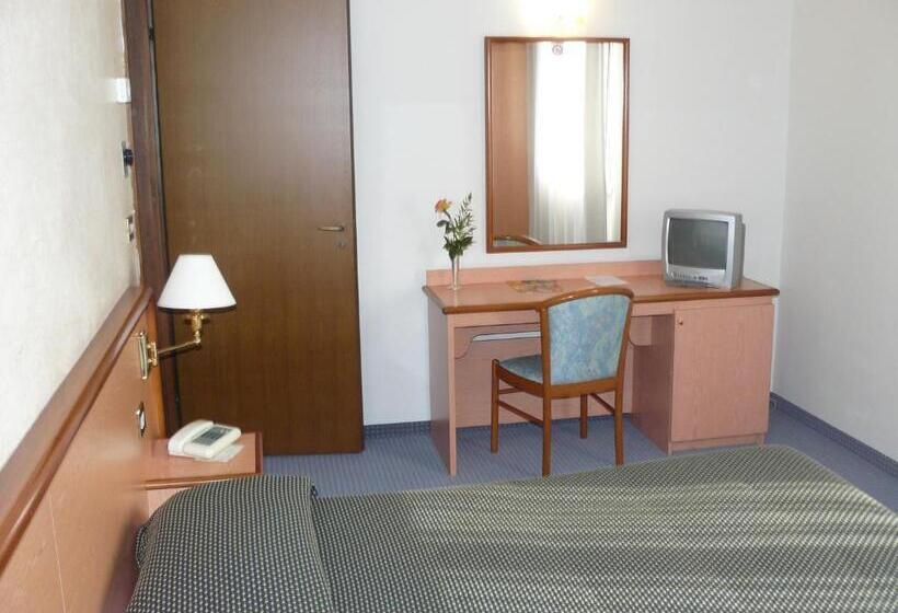 Номер Стандарт, Confidence Hotel Europa