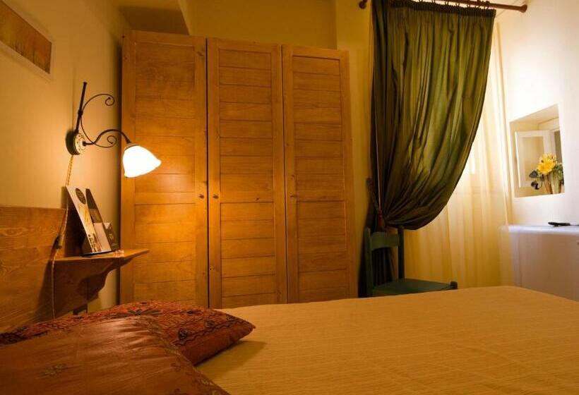 اتاق استاندارد سه نفره, Olympo