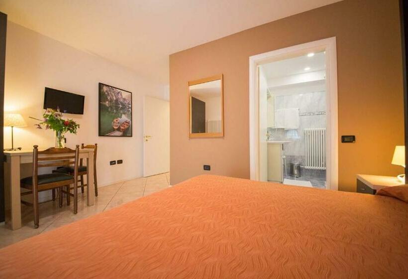 Номер Стандарт с Балконом, Residence Hotel Miralago