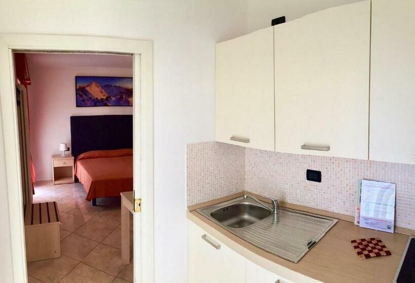 Студио Стандарт с Балконом, Residence Hotel Miralago