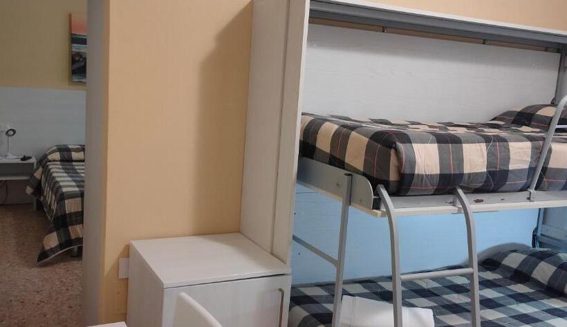 Connecting 1 Bedroom Apartment, Ristorante Miramare