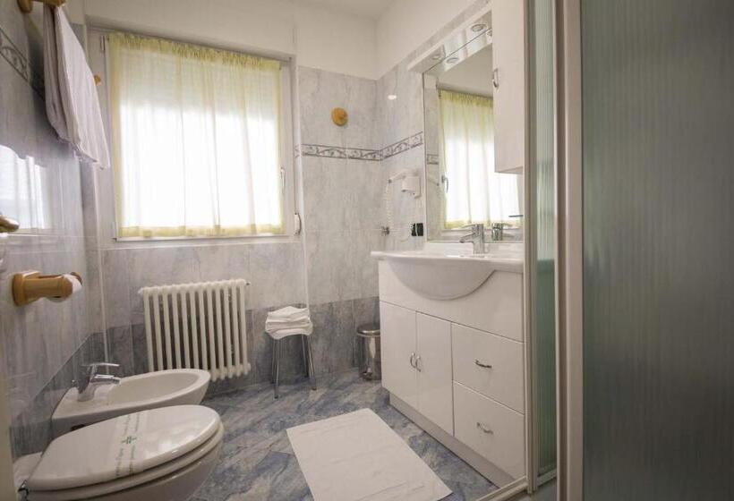Номер Стандарт с Балконом, Residence Hotel Miralago