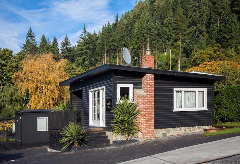 דירת שני חדרים, Pinewood Queenstown
