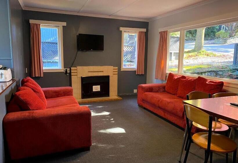 בית, 3 חדרי שינה, Pinewood Queenstown
