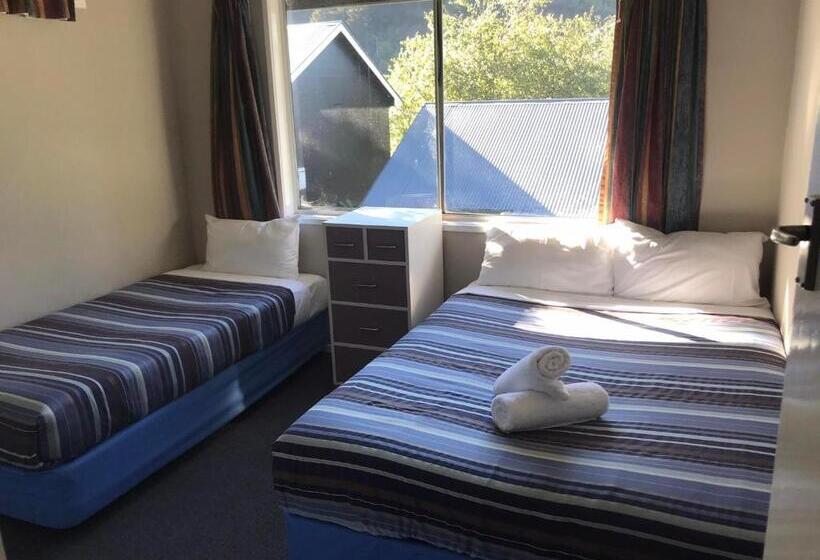 בית, 3 חדרי שינה, Pinewood Queenstown