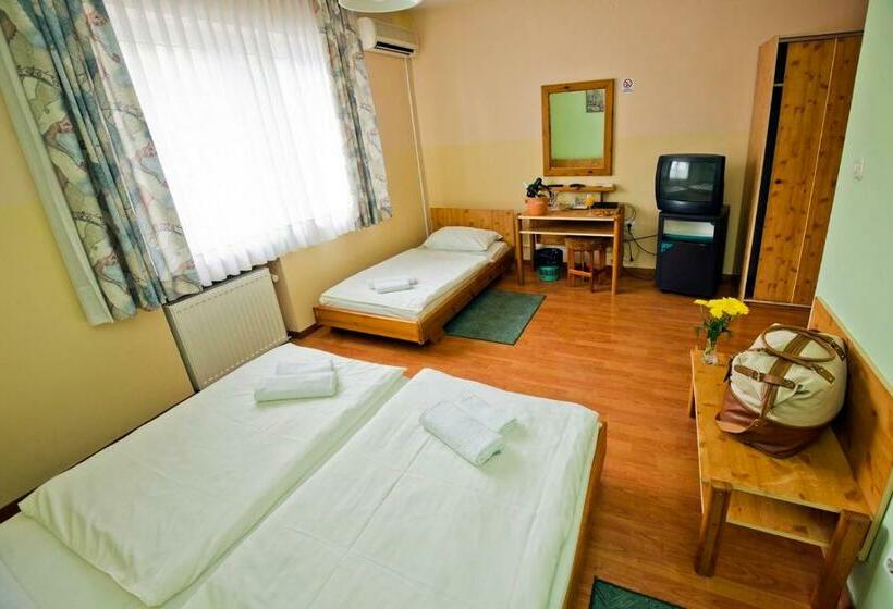 Номер Стандарт Трехместный, Motel Kod Bakija