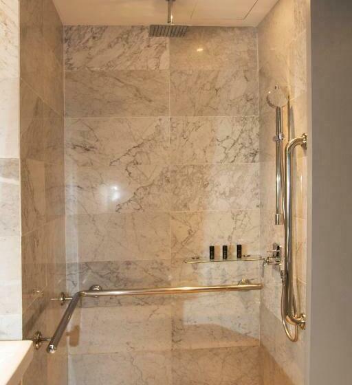 Chambre Deluxe, Estadia