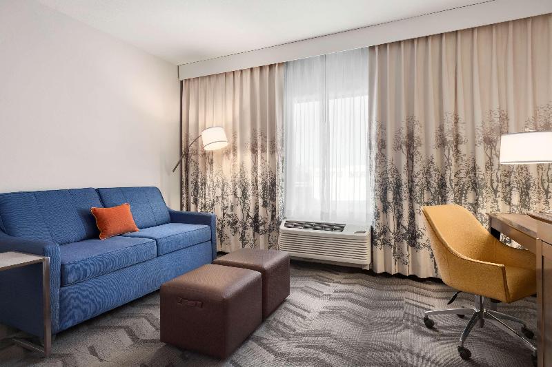 キングサイズベッドのスタンダードルーム, Hampton Inn Turlock