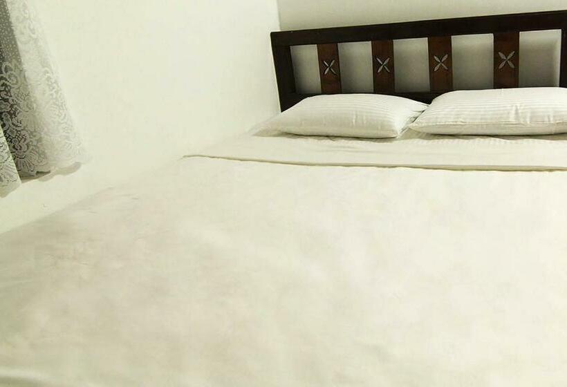 家庭间, 2in1 Kandy Hostel