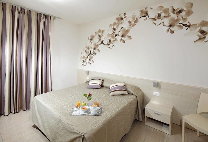 Standard Room, Alex