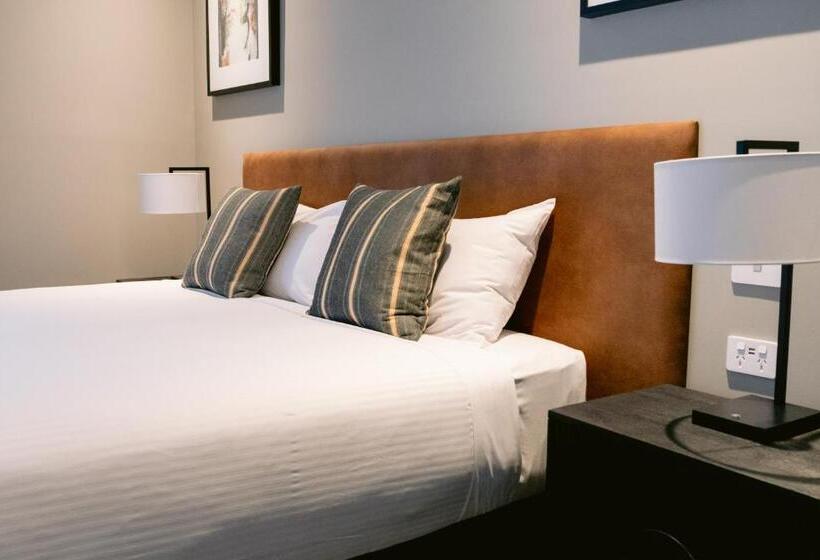 سوییت لوکس, Wagga Rsl Club Motel