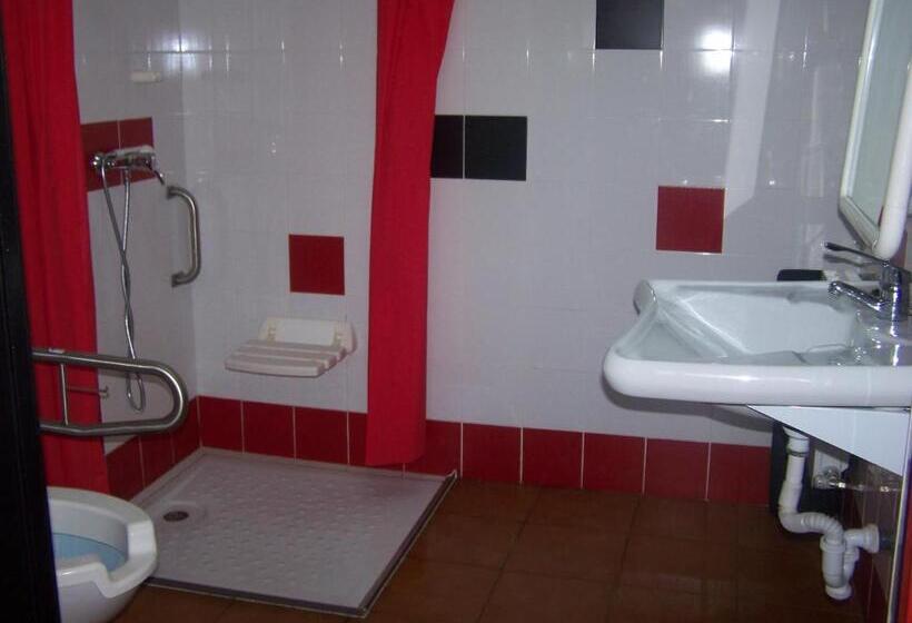 Четырехместный Номер Стандарт, Bilbao Akelarre Hostel