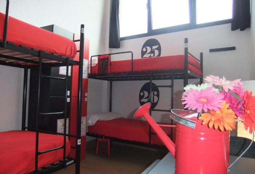 Номер Стандарт Четырехместный Совместный Санузел, Bilbao Akelarre Hostel