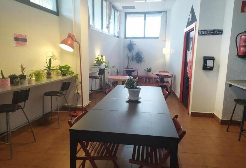 Номер Стандарт Трехместный, Bilbao Akelarre Hostel