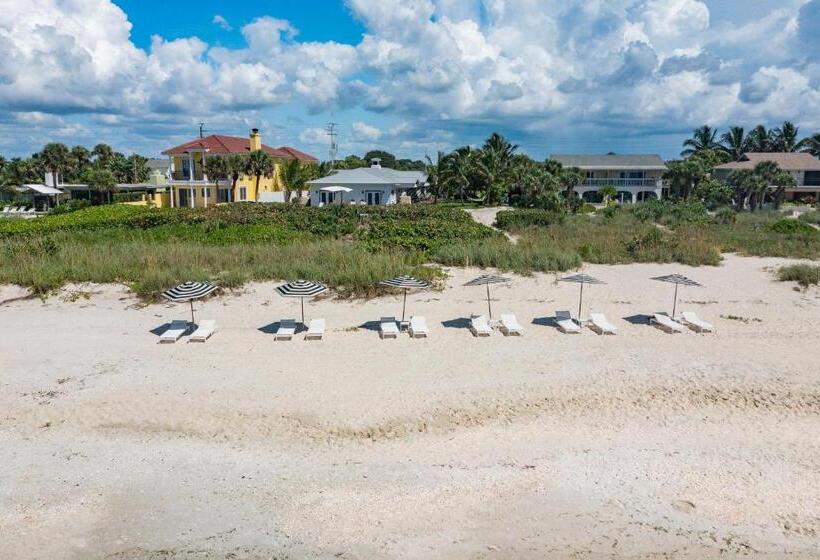 스탠다드 스튜디오 킹침대, Casey Key Resorts  Beachfront