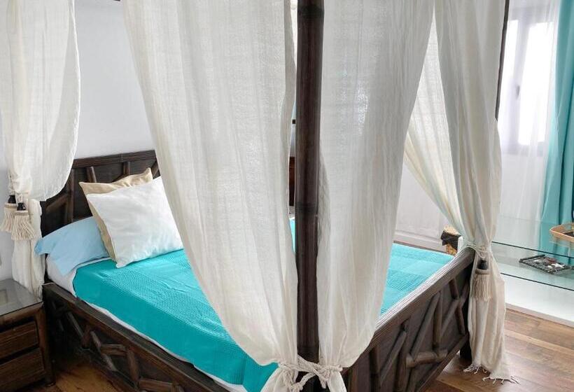 اتاق لوکس با وان آب گرم, Finca Marisa