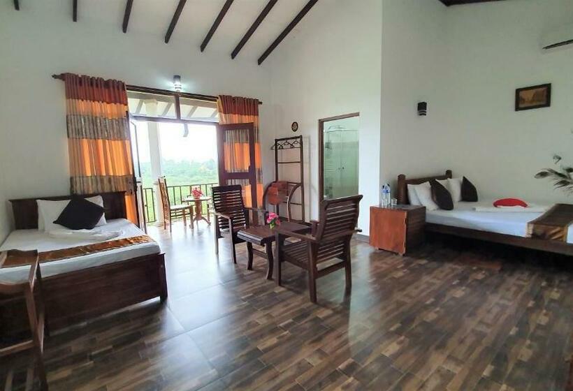 Трехместный Номер Стандарт с Балконом, Dhammika Magic Palace