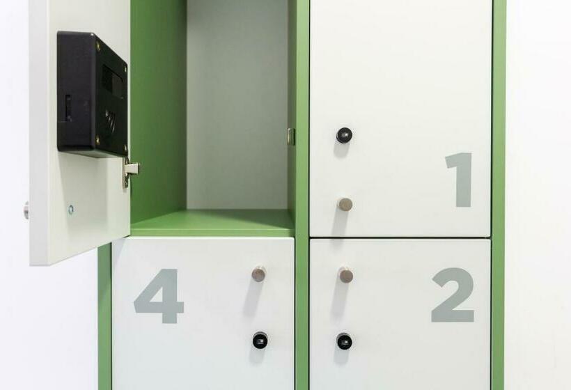 Кровать в Общей Комнате, Sant Jordi Hostels Rock Palace