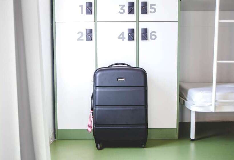 Кровать в Общей Комнате, Sant Jordi Hostels Rock Palace