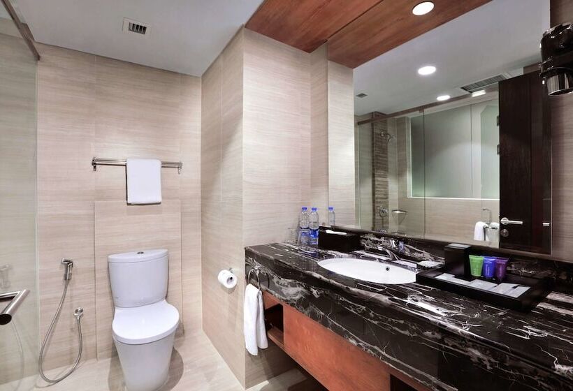 Family Suite, Aston Pasteur