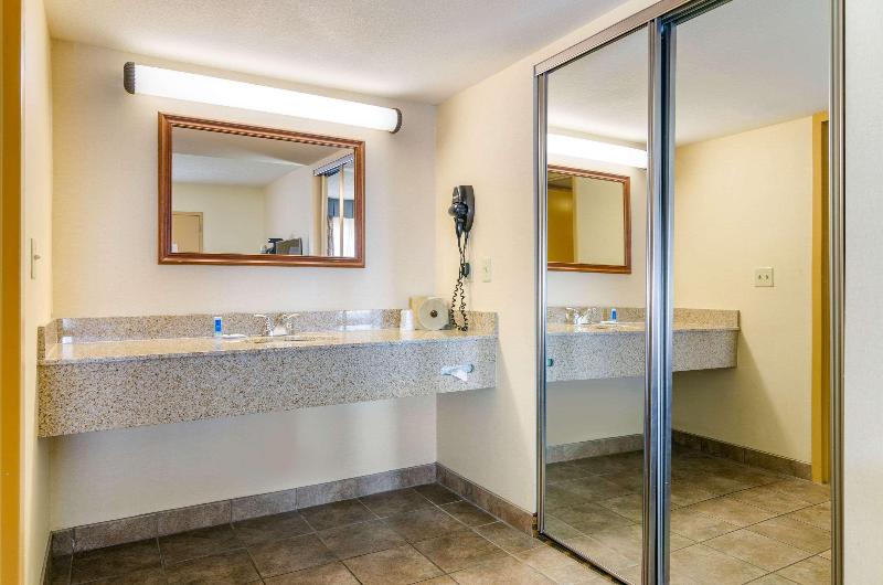 اتاق استاندارد, Quality Inn Idaho Falls