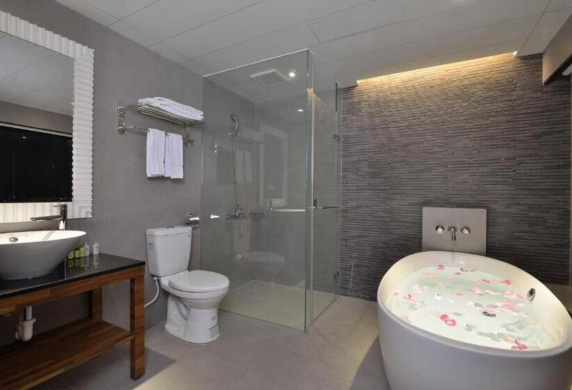اتاق لوکس با چشم‌انداز دریا, 觀海樓海景大飯店 Hotel Cloud Riverside