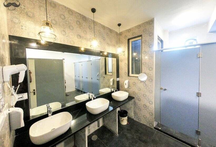 共用房间的床, Moustache Hostel Jaipur
