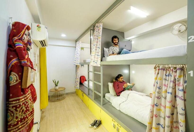 수피리어 공동객실 침대, Moustache Hostel Jaipur